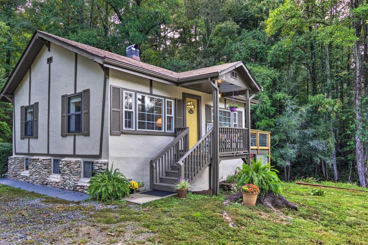 Shaw Creek Cottage With Fire Pit And Forest Views Hendersonville Kültér fotó