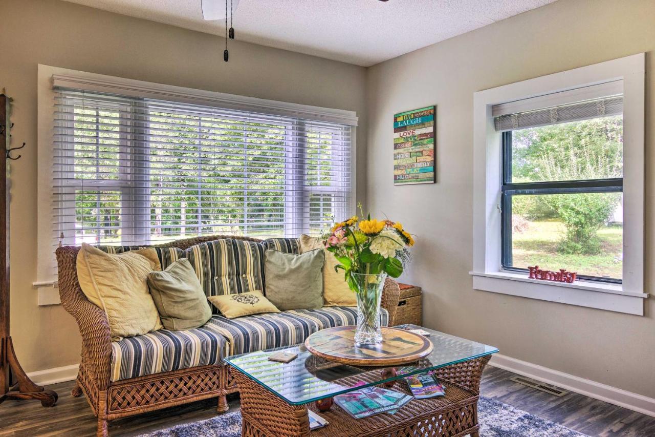 Shaw Creek Cottage With Fire Pit And Forest Views Hendersonville Kültér fotó