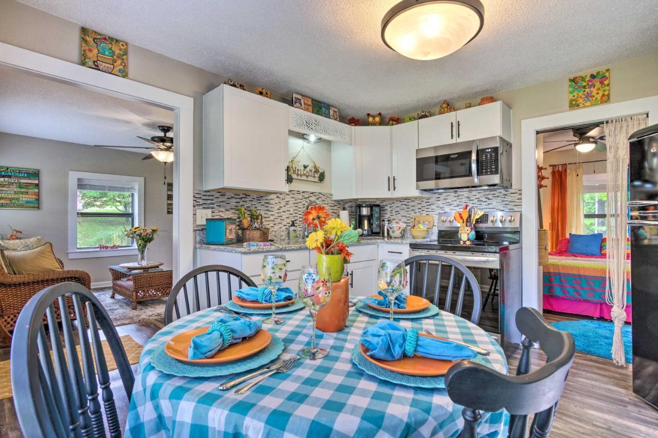 Shaw Creek Cottage With Fire Pit And Forest Views Hendersonville Kültér fotó