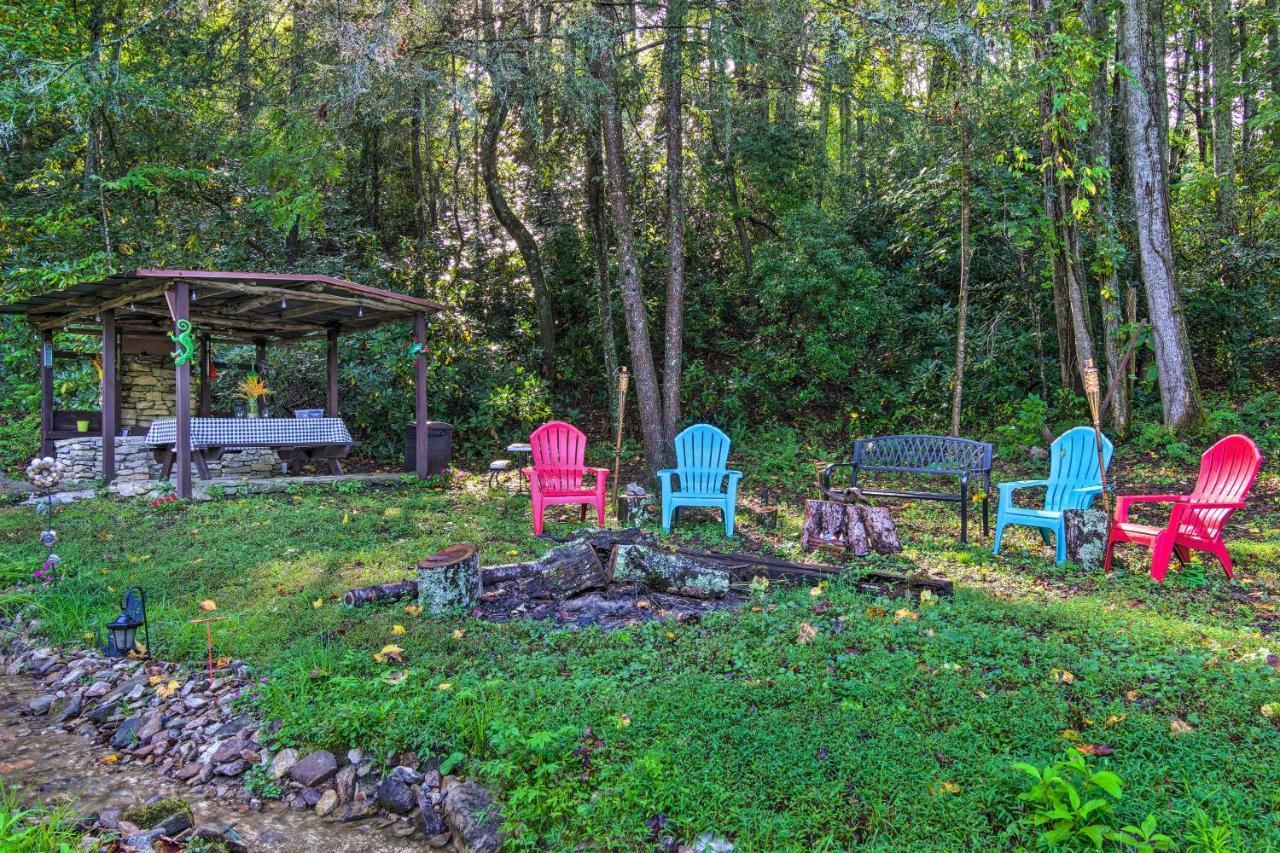 Shaw Creek Cottage With Fire Pit And Forest Views Hendersonville Kültér fotó