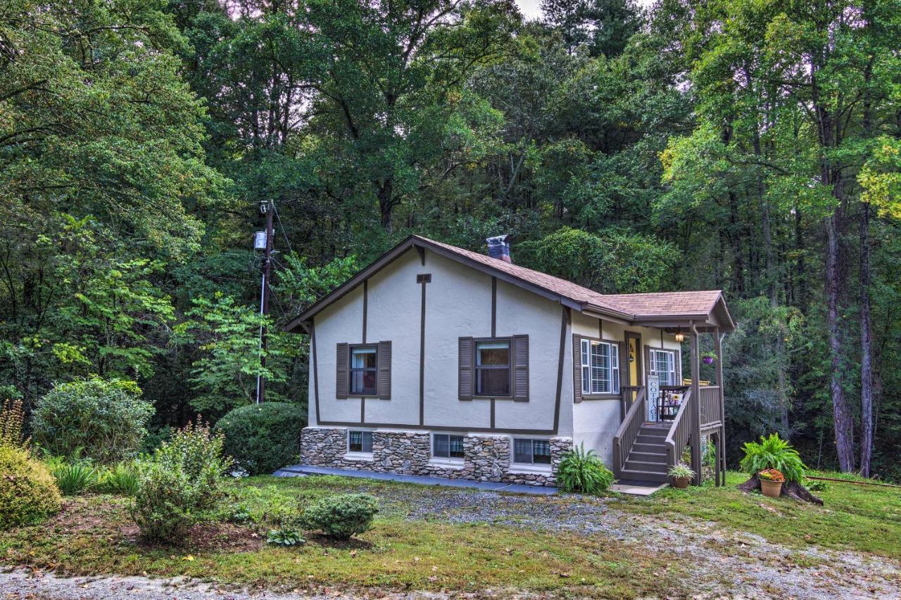 Shaw Creek Cottage With Fire Pit And Forest Views Hendersonville Kültér fotó