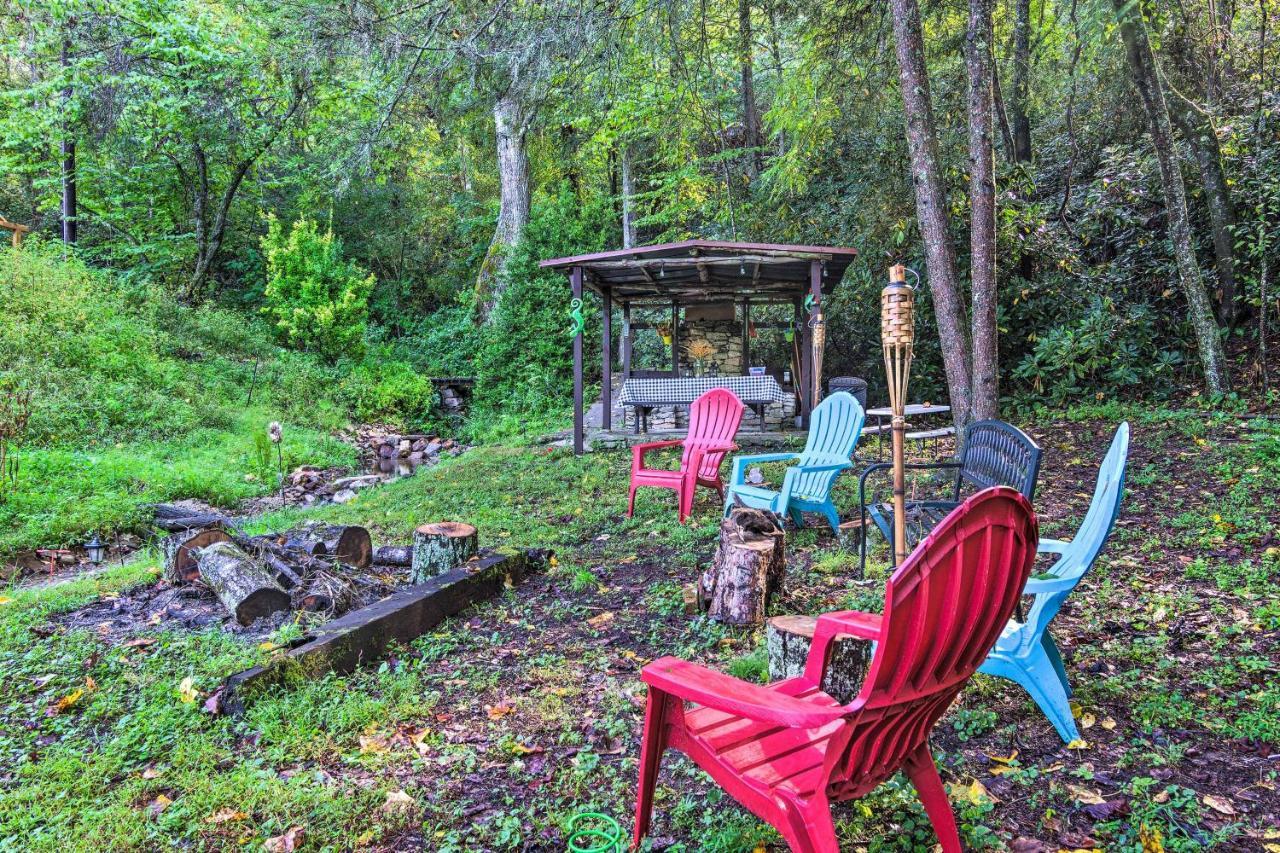 Shaw Creek Cottage With Fire Pit And Forest Views Hendersonville Kültér fotó