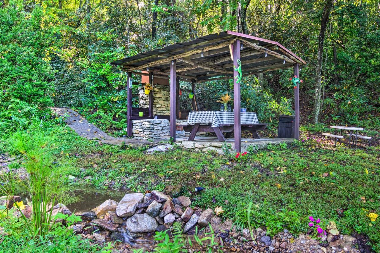 Shaw Creek Cottage With Fire Pit And Forest Views Hendersonville Kültér fotó